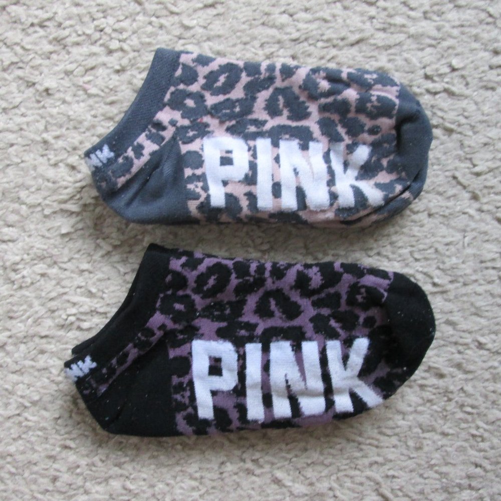 VICTORIA'S SECRET PINK BUNDLE OF WOMEN'S LEOPARD PRINT PINK/PURPLE ANKLE SOCKS